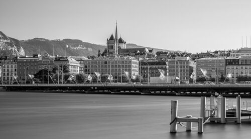 Members‑only club room